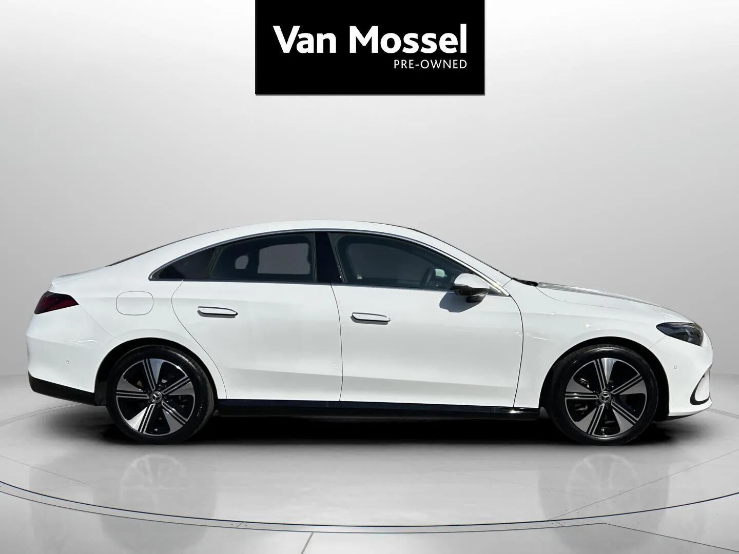 Hvid Mercedes CLA250+ fra 2025