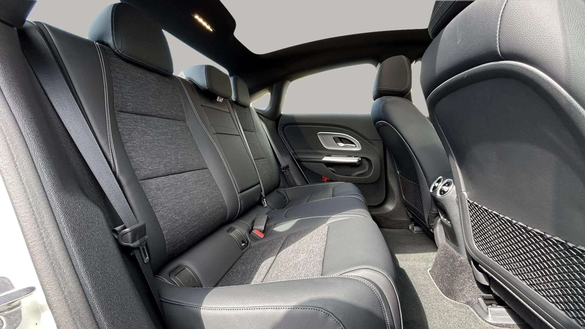 Hvid Mercedes CLA250+ fra 2025