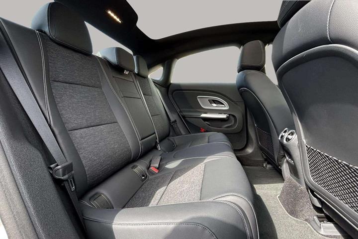 Hvid Mercedes CLA250+ fra 2025