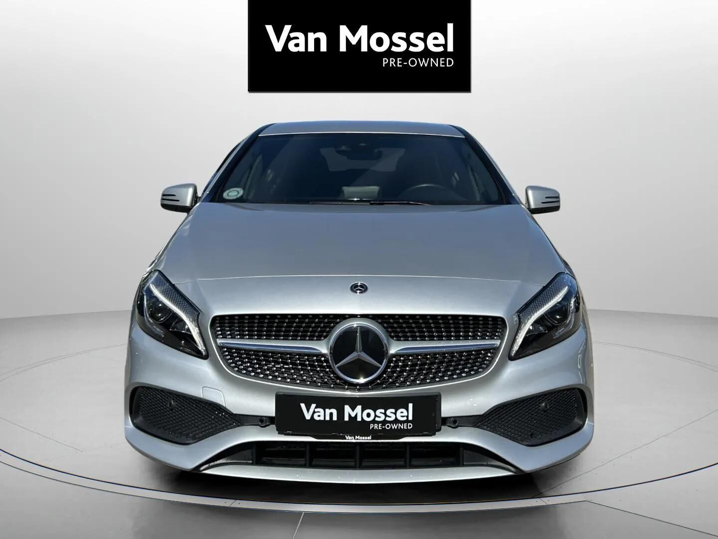 Grå Mercedes A200 fra 2018