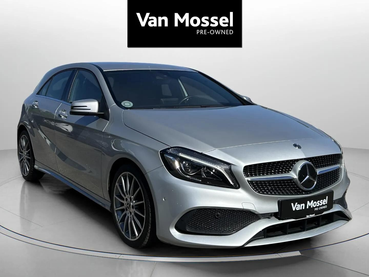 Grå Mercedes A200 fra 2018
