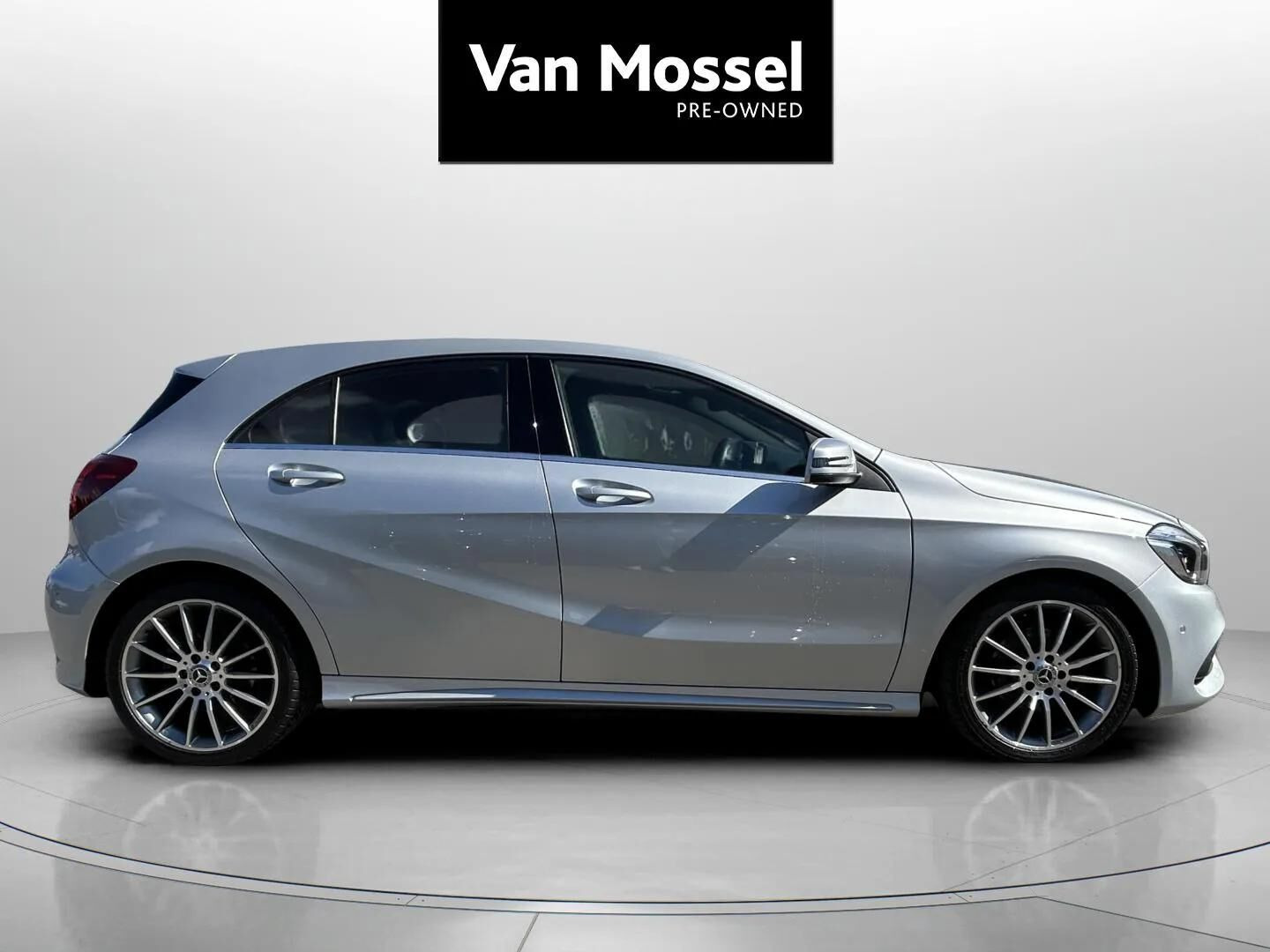 Grå Mercedes A200 fra 2018