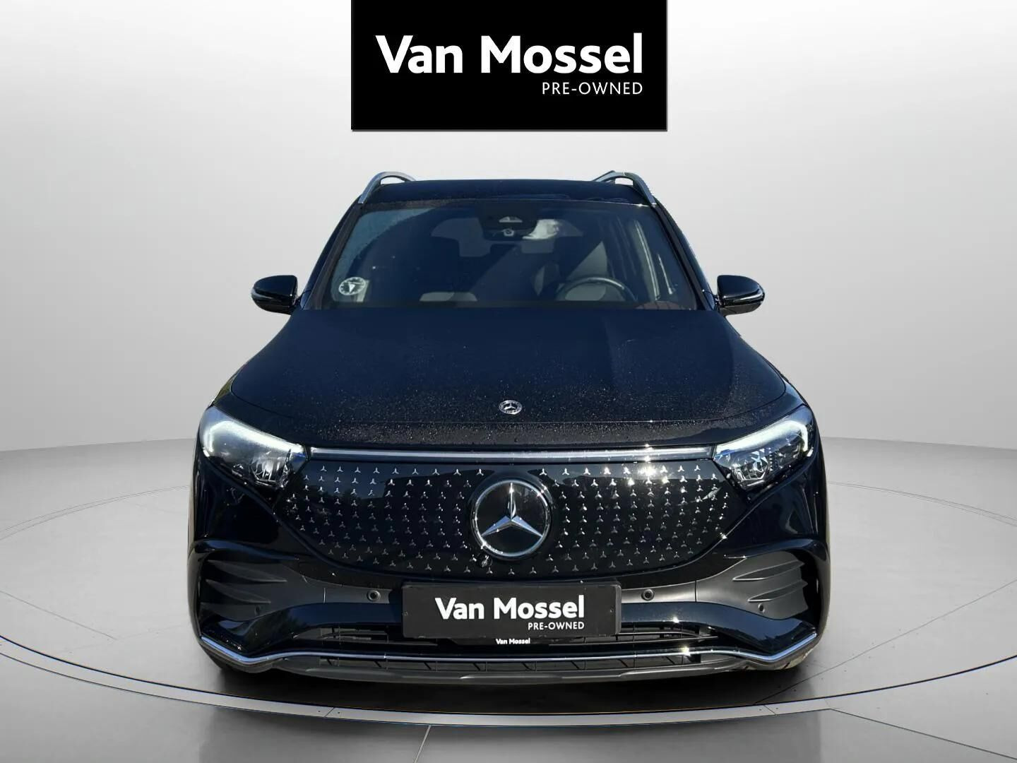 Sort Mercedes EQB 250+ fra 2025