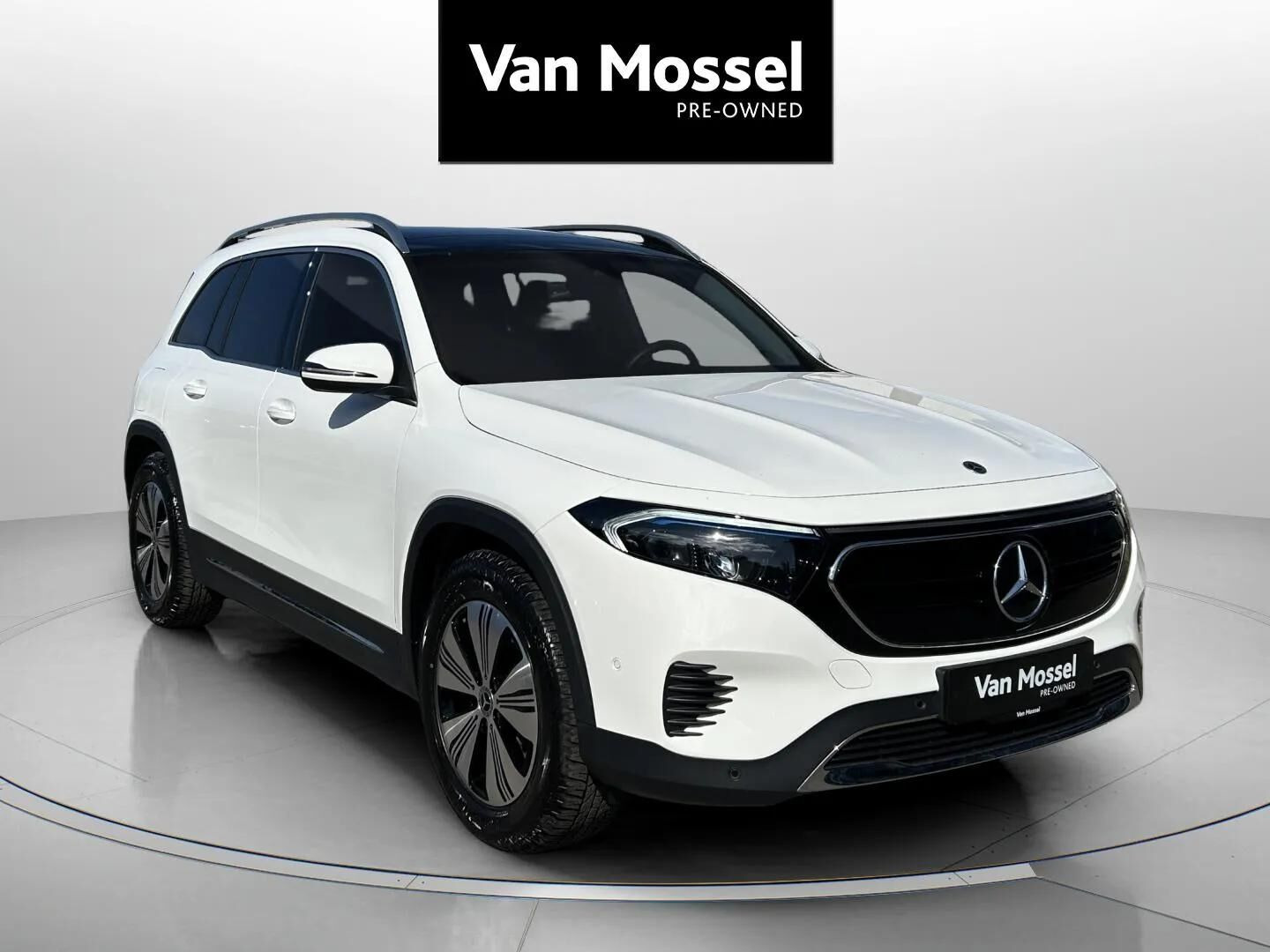 Hvid Mercedes EQB 250 fra 2023