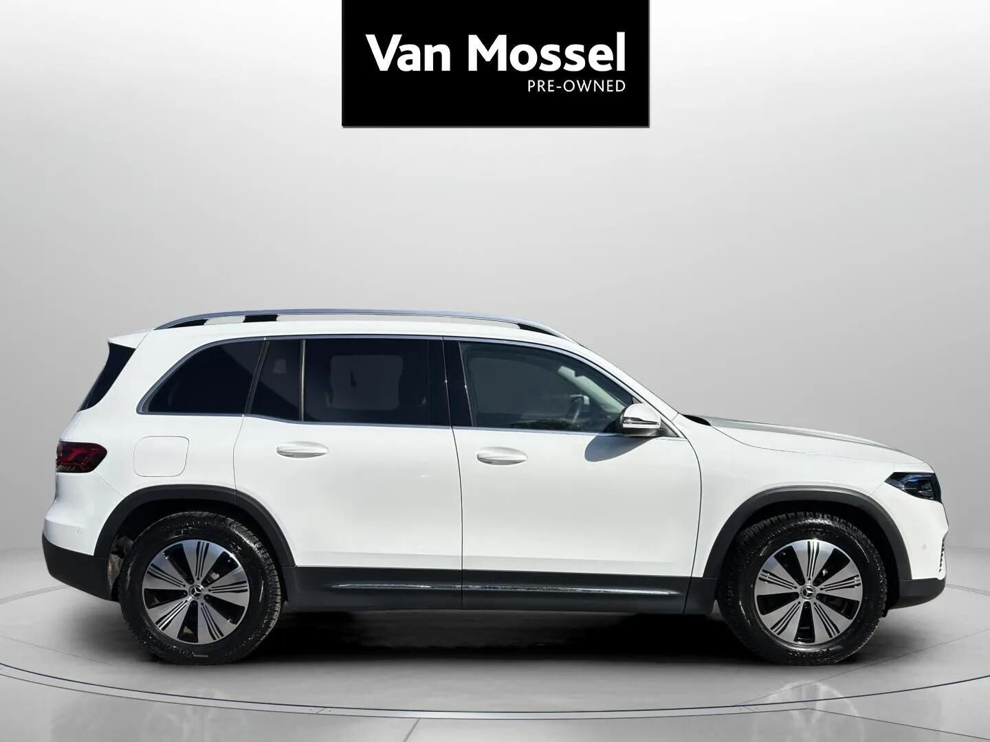 Hvid Mercedes EQB 250 fra 2023