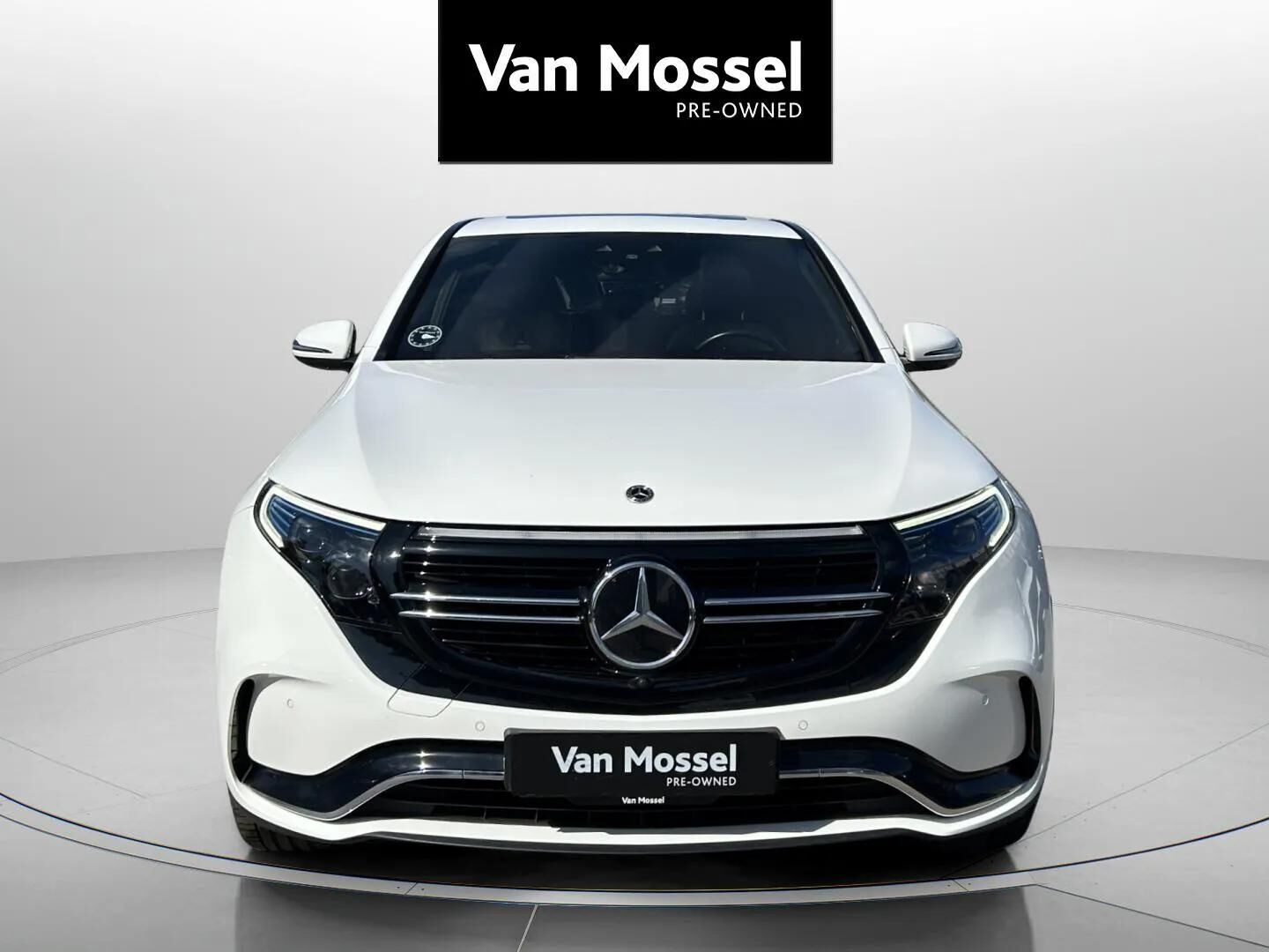 Hvid Mercedes EQC 400 fra 2022