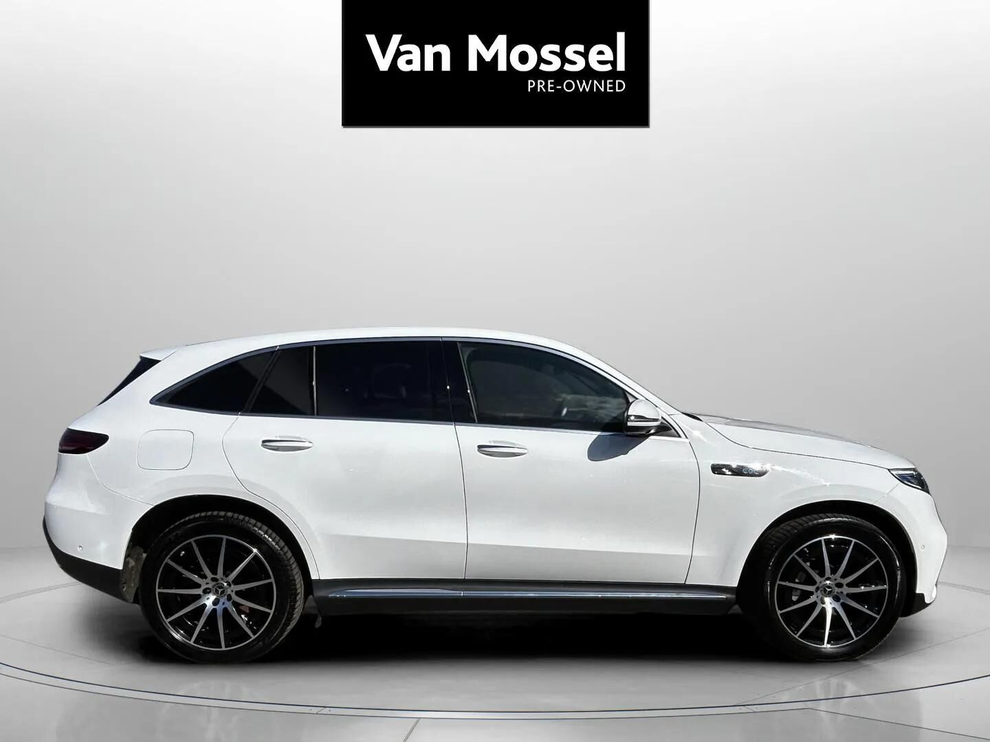 Hvid Mercedes EQC 400 fra 2022