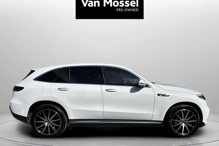 Hvid Mercedes EQC 400 fra 2022
