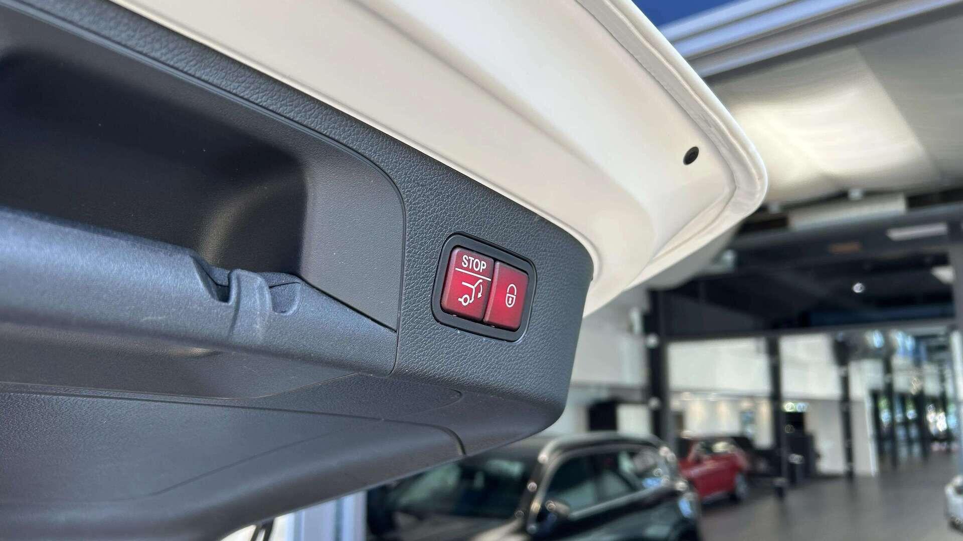 Hvid Mercedes EQC 400 fra 2022