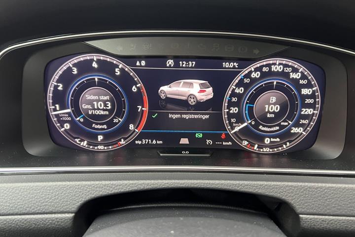 Rød VW Golf VII fra 2018