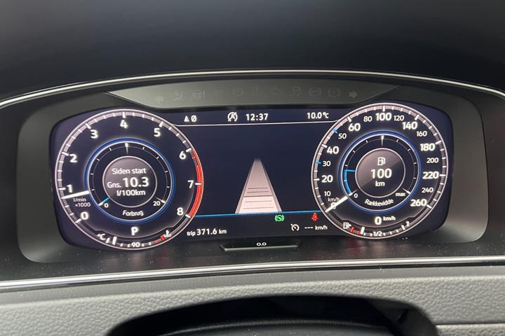 Rød VW Golf VII fra 2018