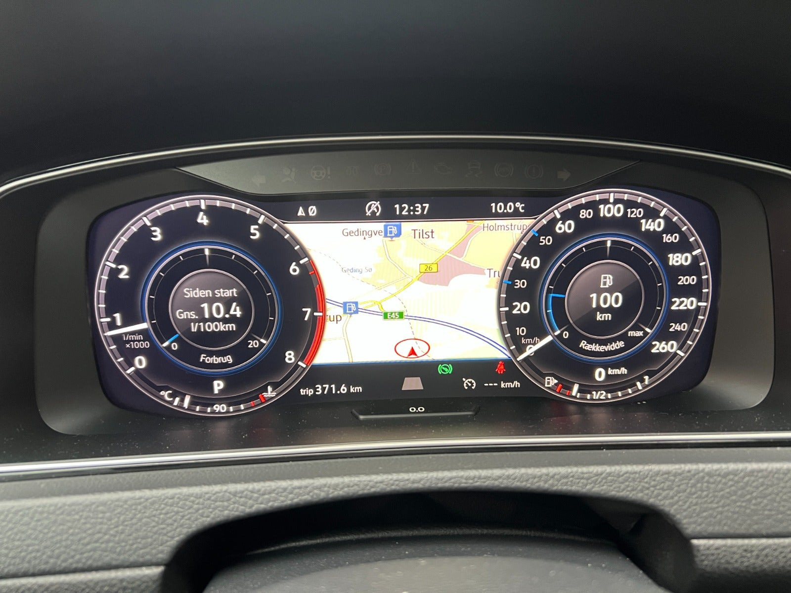 Rød VW Golf VII fra 2018