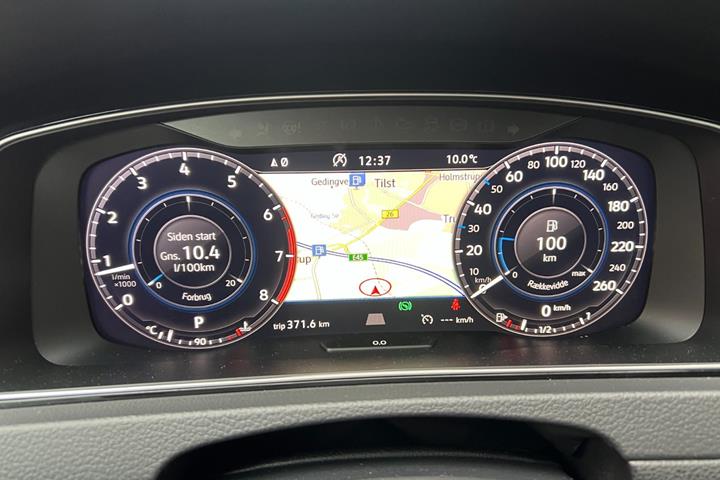 Rød VW Golf VII fra 2018