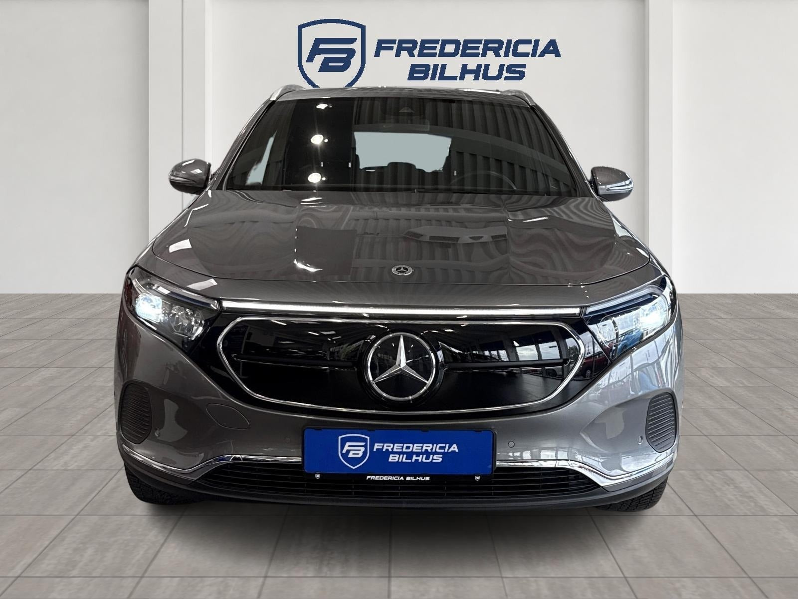Grå Mercedes EQA250+ fra 2023