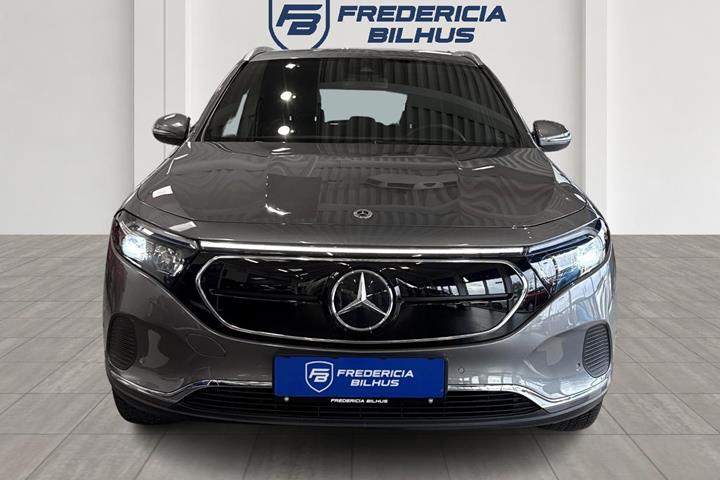 Grå Mercedes EQA250+ fra 2023
