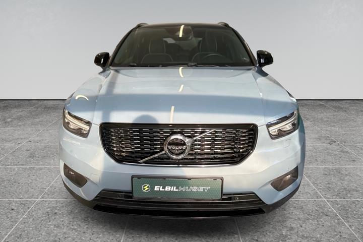 Grå Volvo XC40 fra 2020