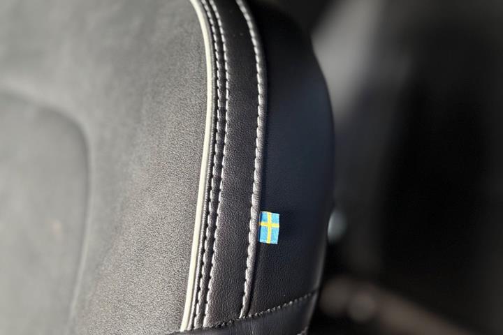 Grå Volvo XC40 fra 2020