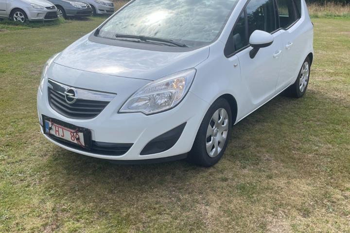 Hvid Opel Meriva fra 2014