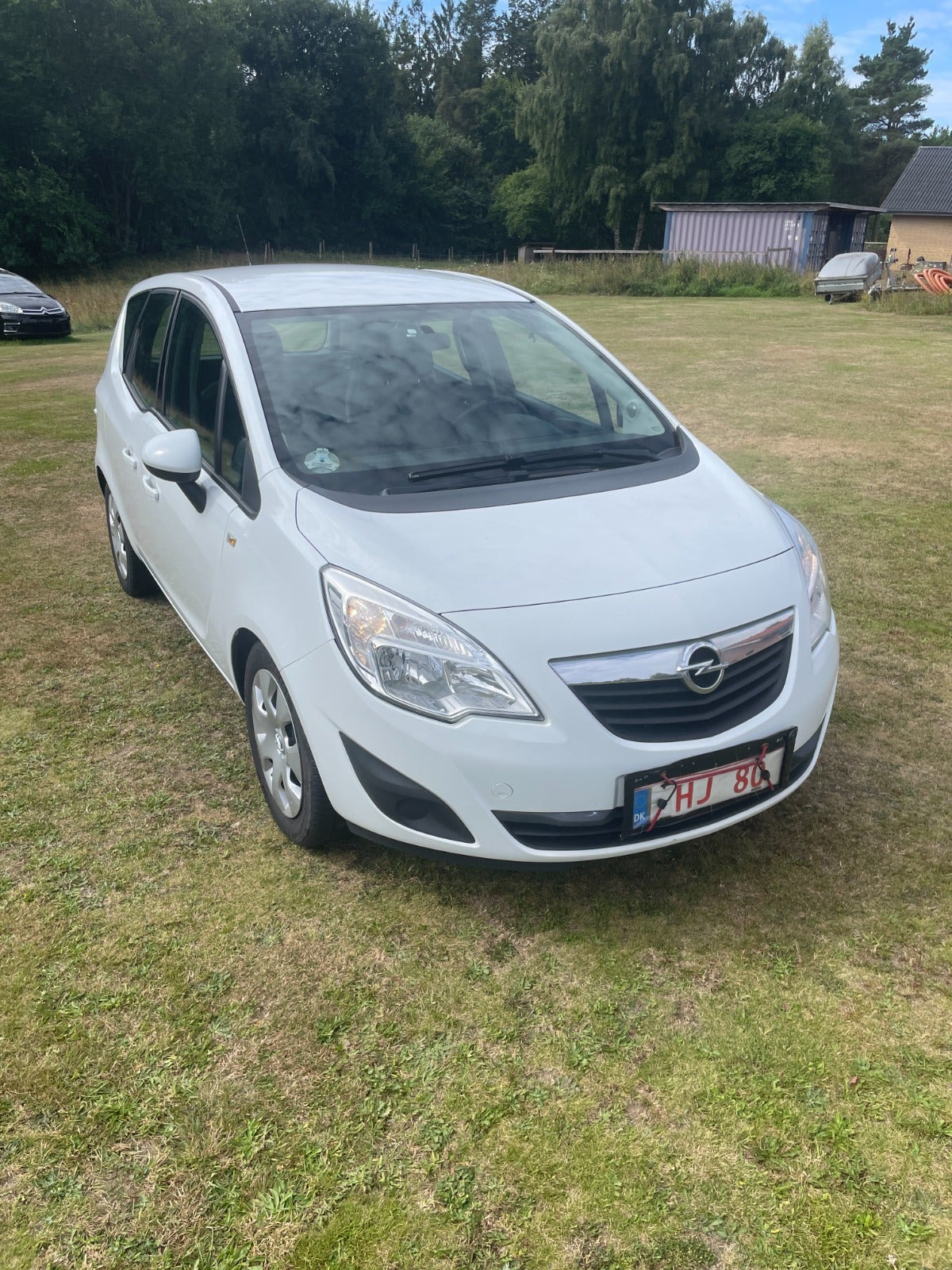 Hvid Opel Meriva fra 2014
