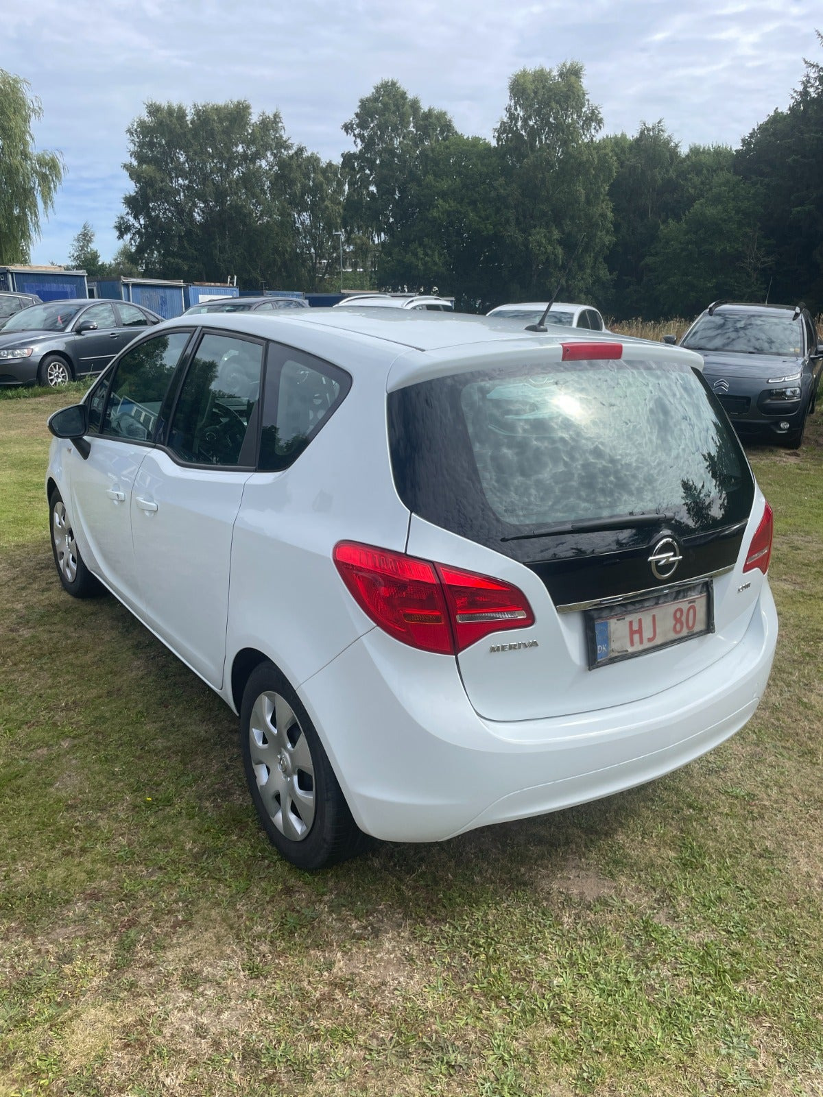 Hvid Opel Meriva fra 2014