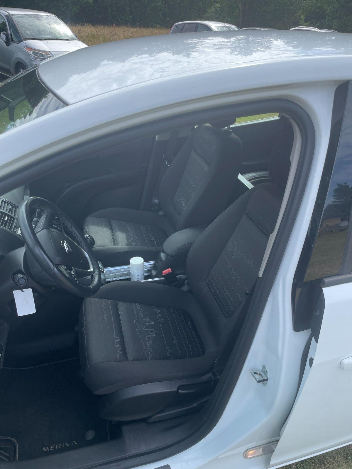 Hvid Opel Meriva fra 2014