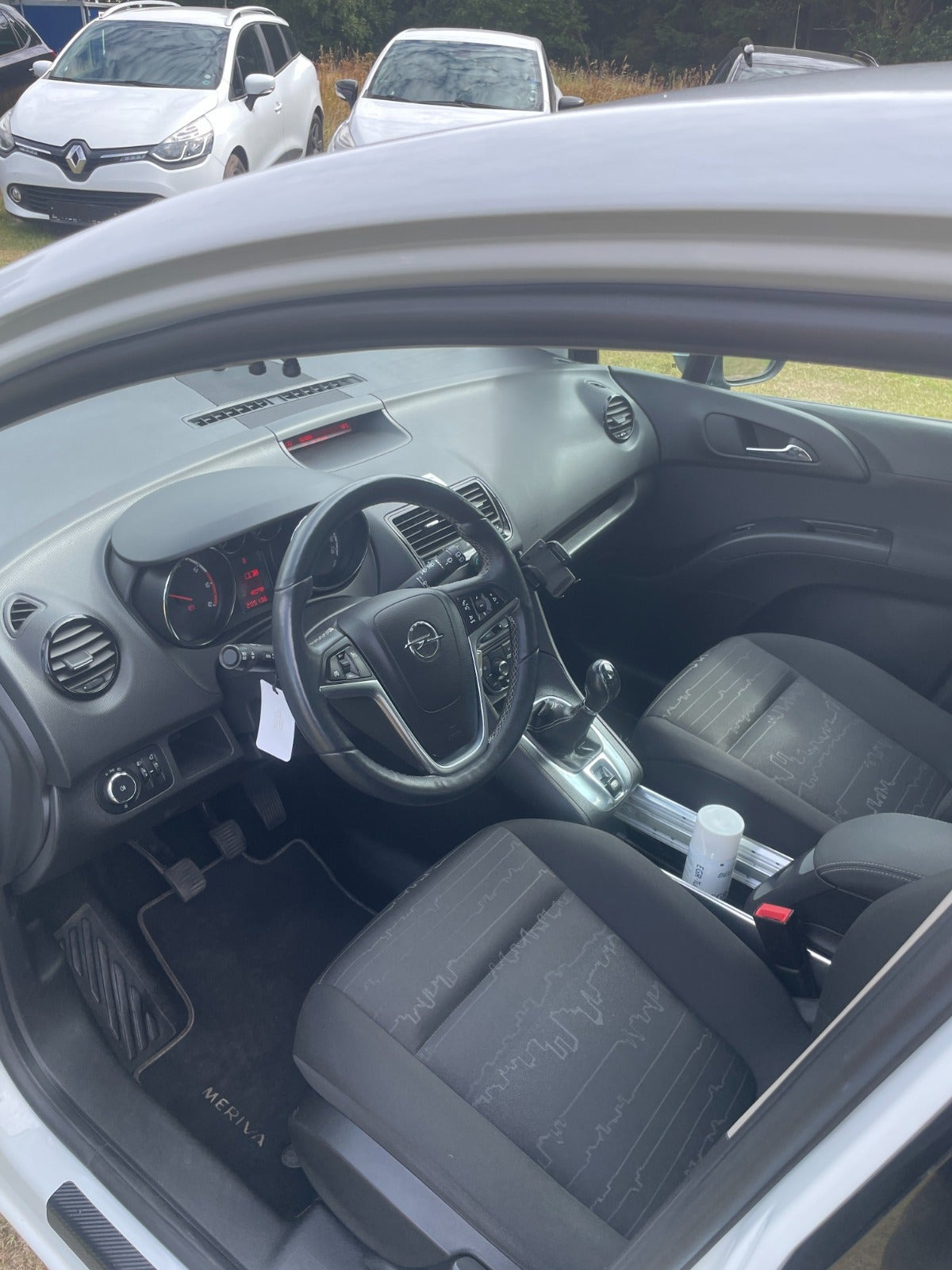 Hvid Opel Meriva fra 2014