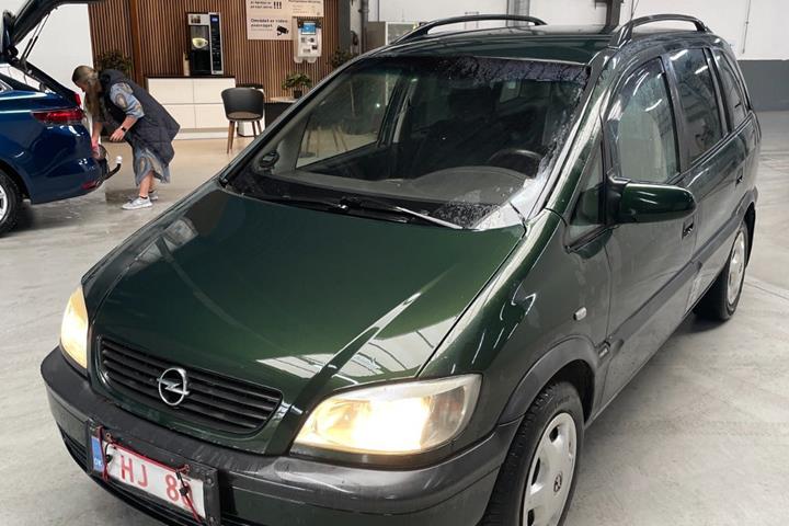 Grøn Opel Zafira fra 2001