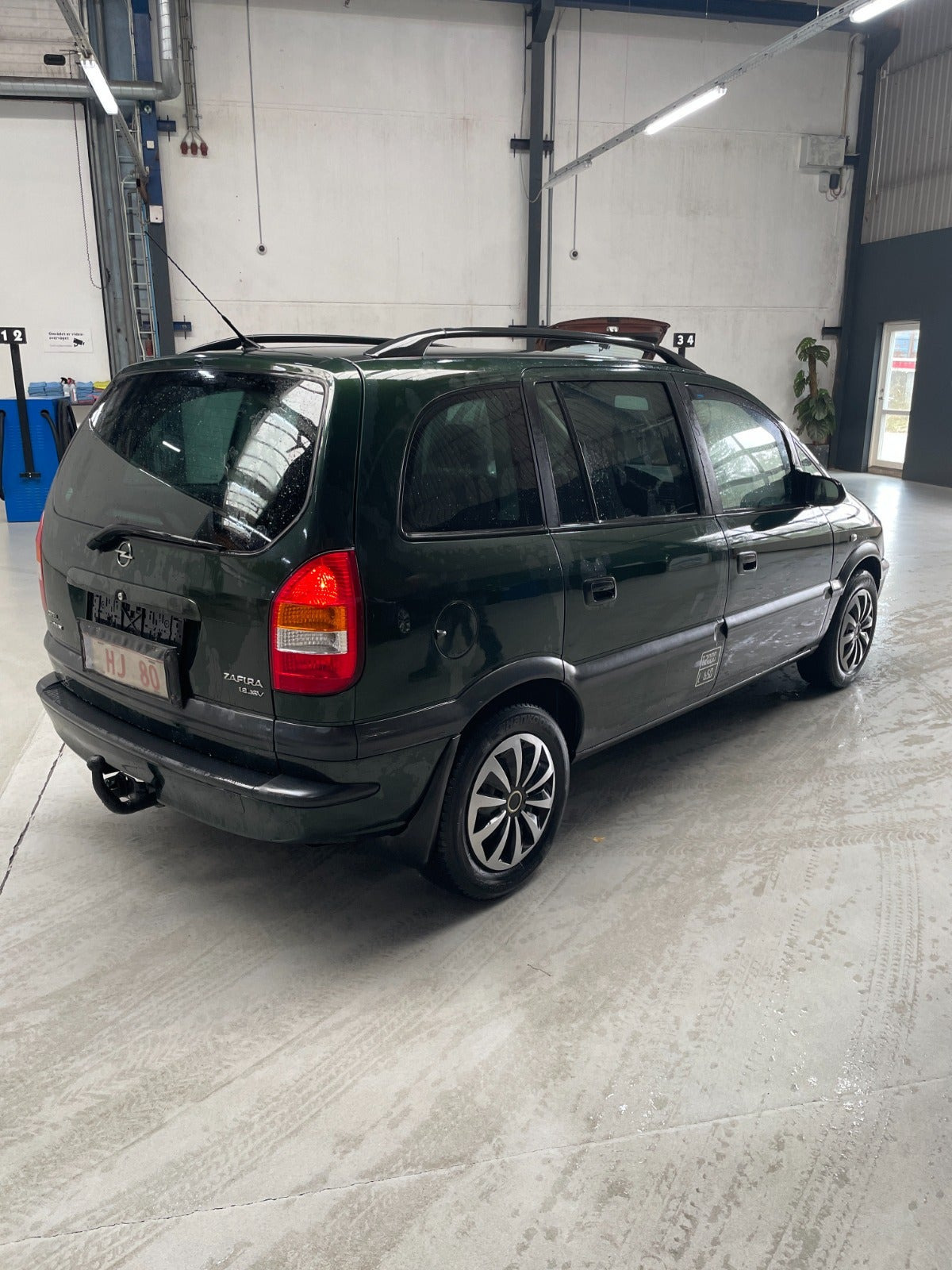 Grøn Opel Zafira fra 2001