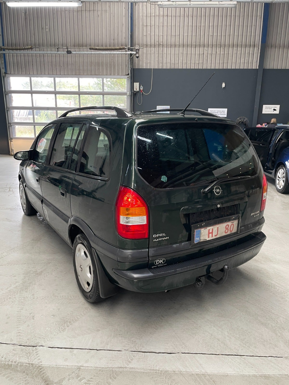 Grøn Opel Zafira fra 2001