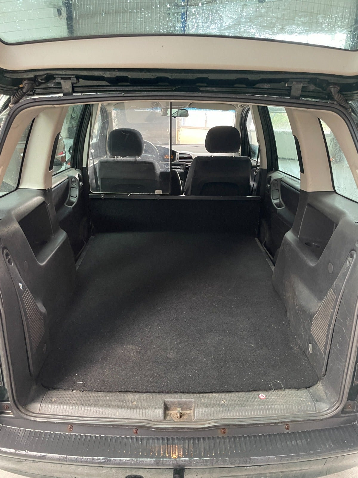 Grøn Opel Zafira fra 2001