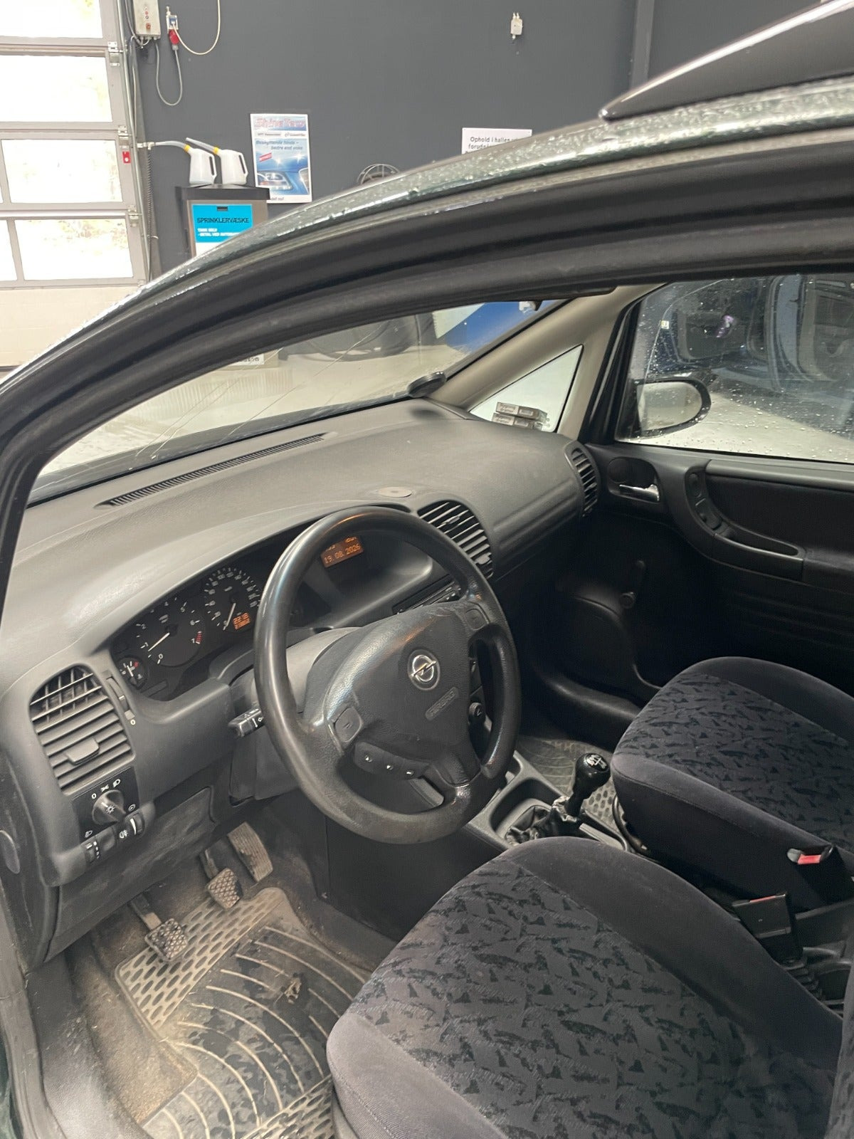 Grøn Opel Zafira fra 2001