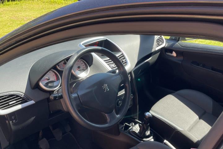 undefined Peugeot 207 fra 2010