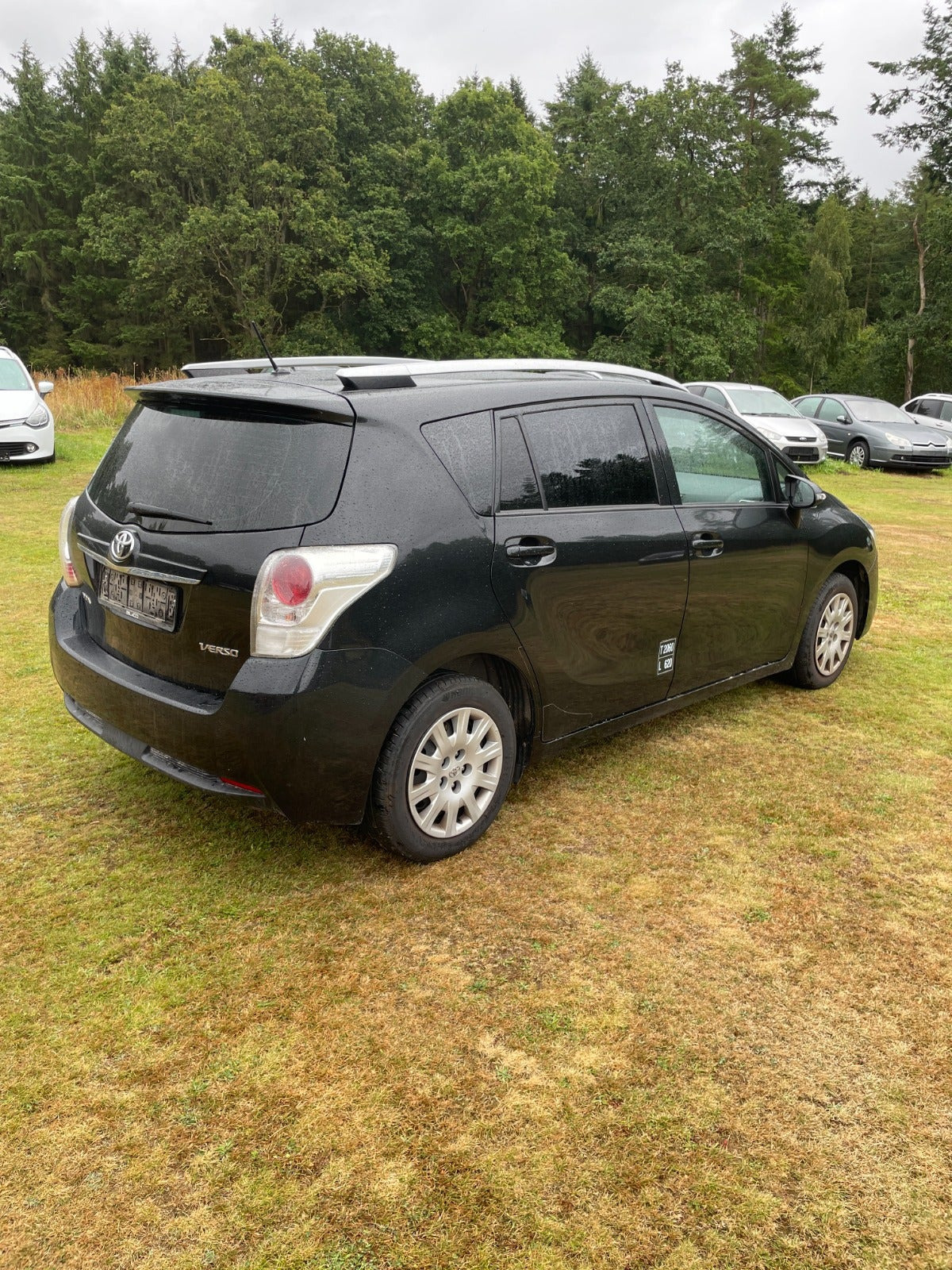 Sort Toyota Sportsvan fra 2015