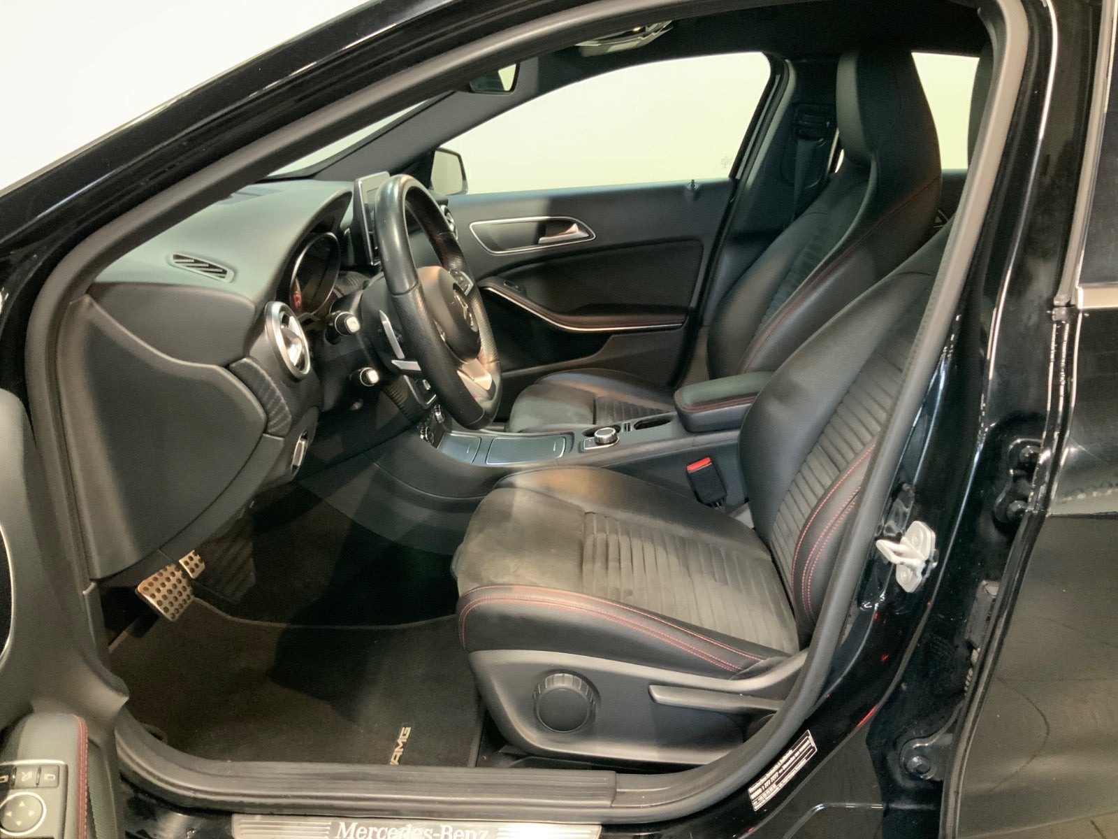 Sort Mercedes A200 fra 2018