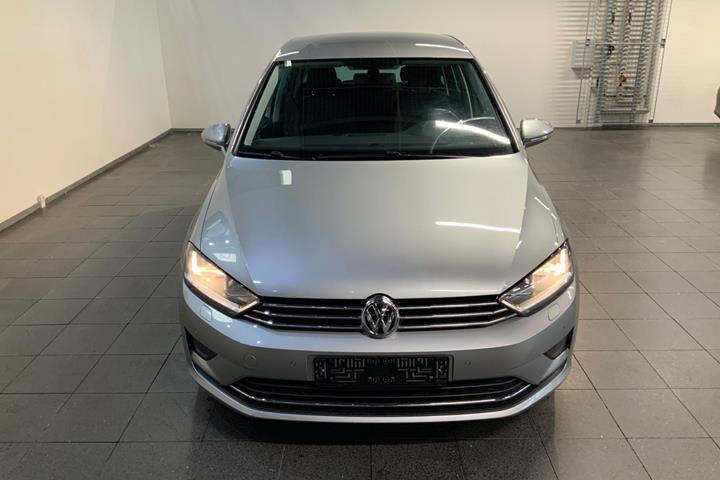 Sølv VW Golf Sportsvan fra 2015