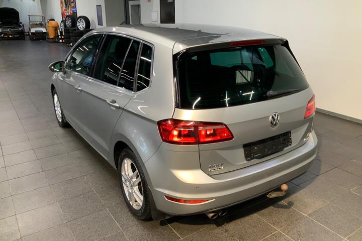 Sølv VW Golf Sportsvan fra 2015