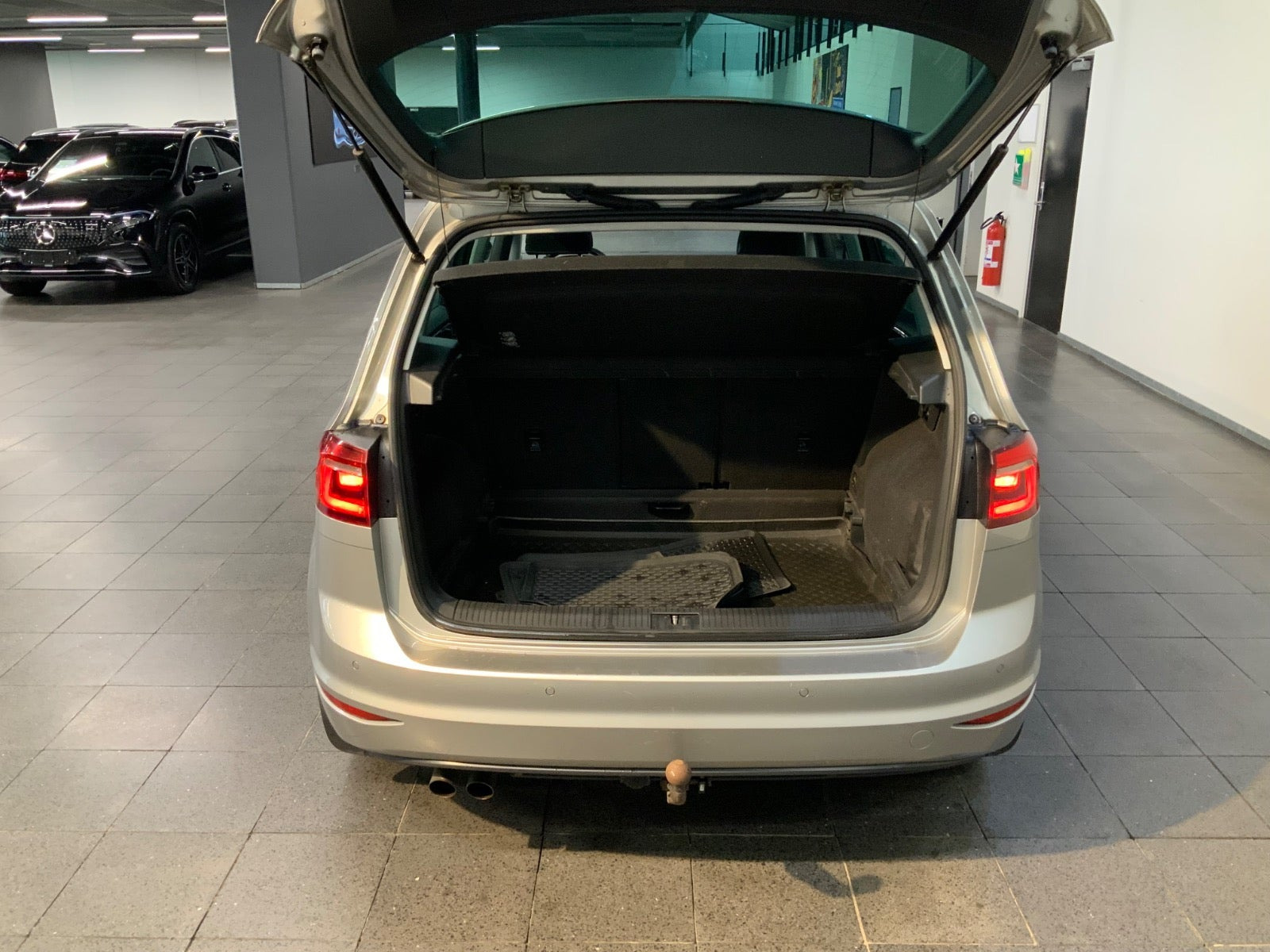 Sølv VW Golf Sportsvan fra 2015