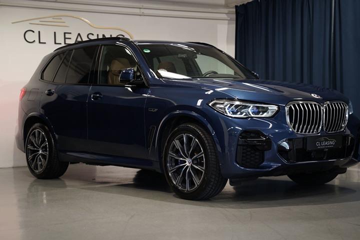 Blå BMW X5 fra 2022