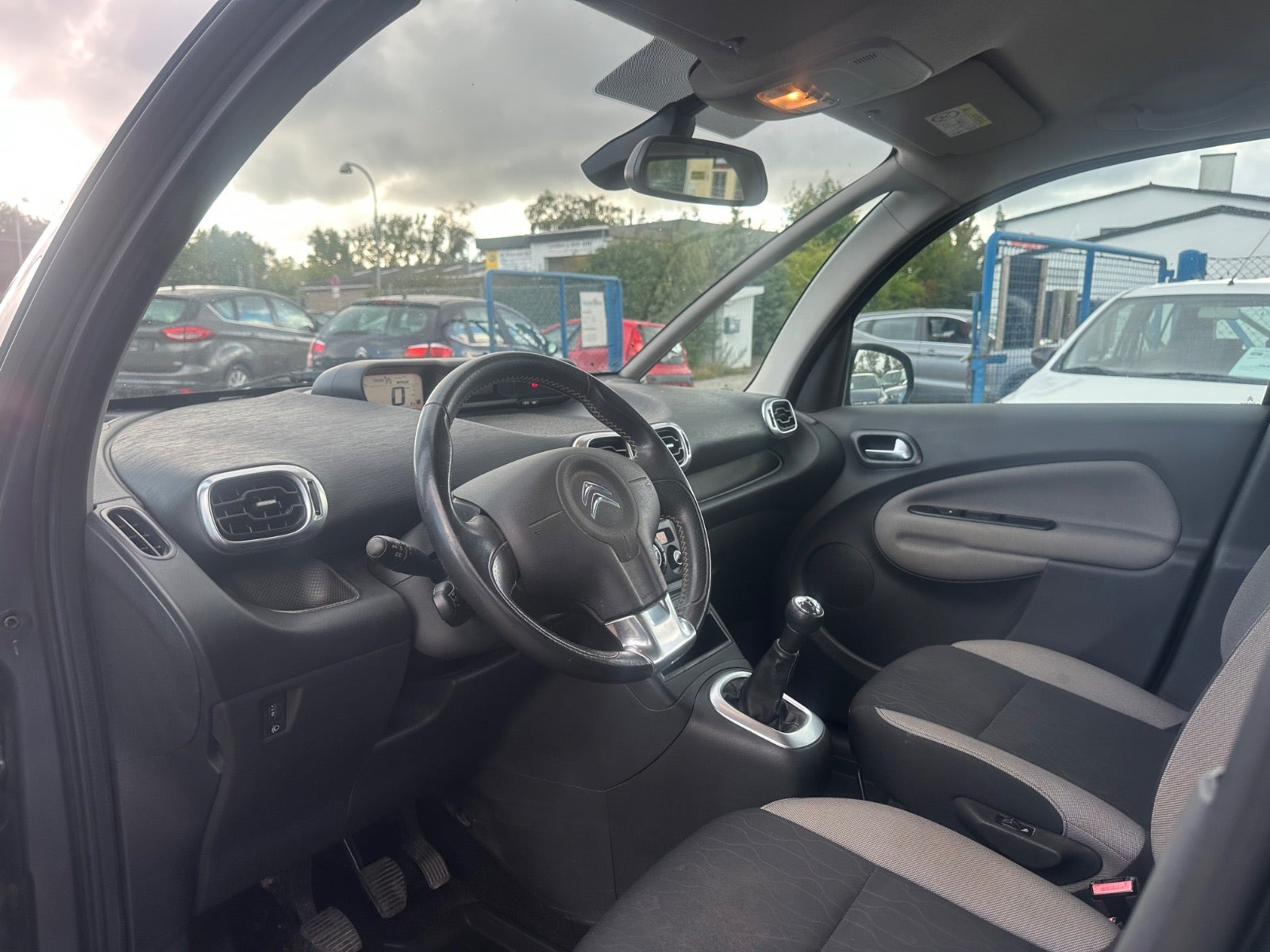 Grå Citroën C3 Picasso fra 2015