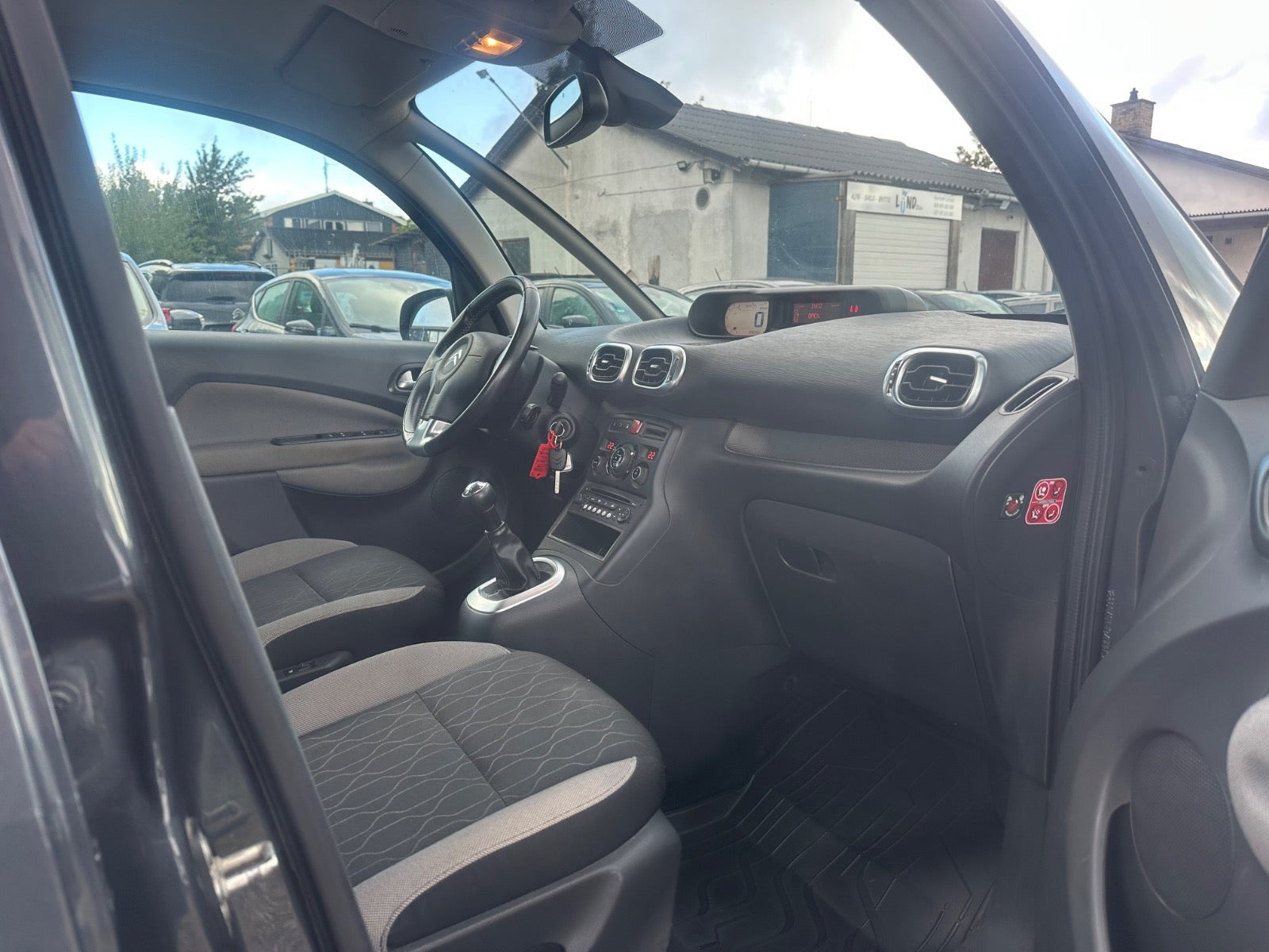 Grå Citroën C3 Picasso fra 2015