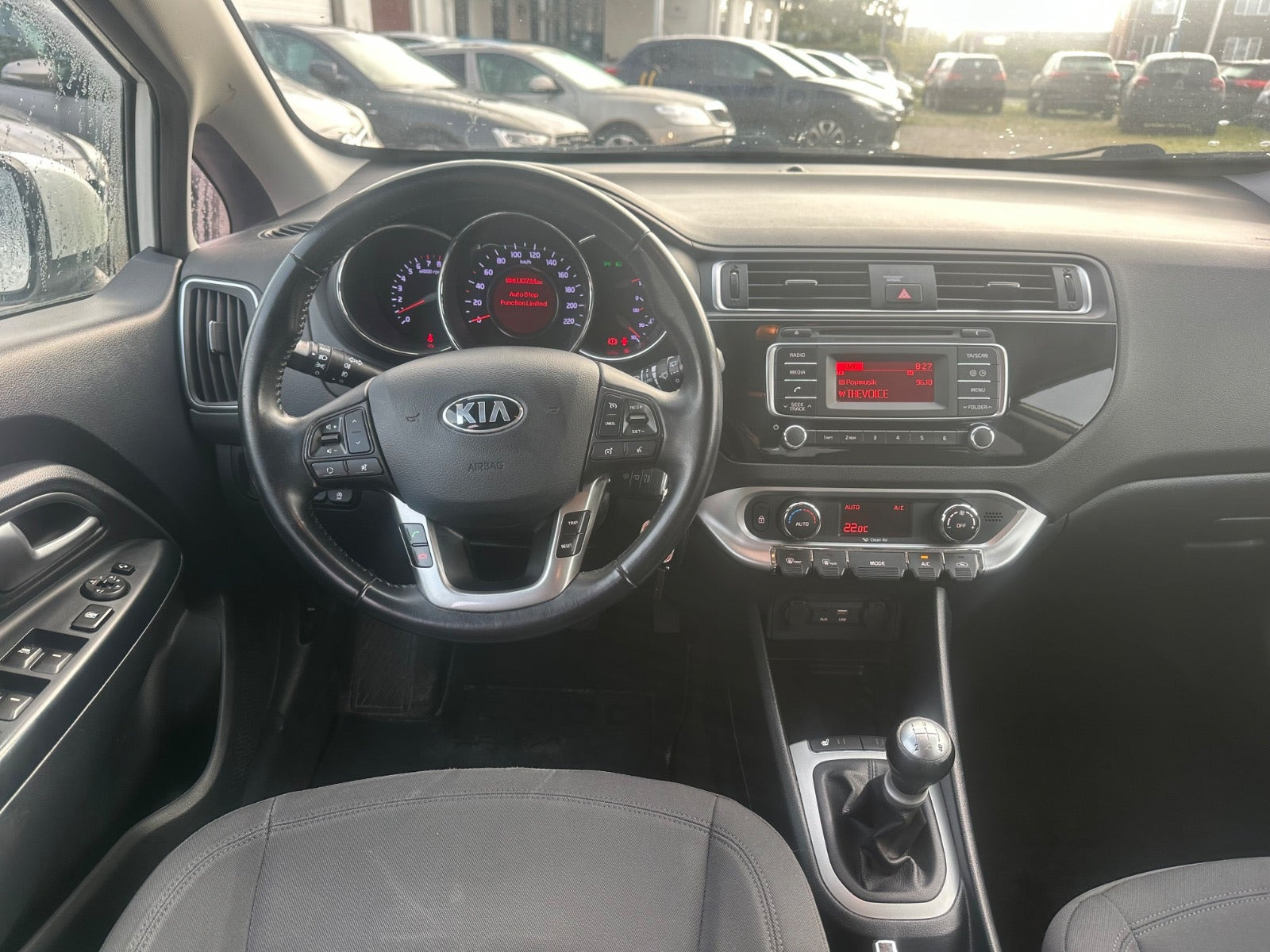 Hvid Kia Rio fra 2016