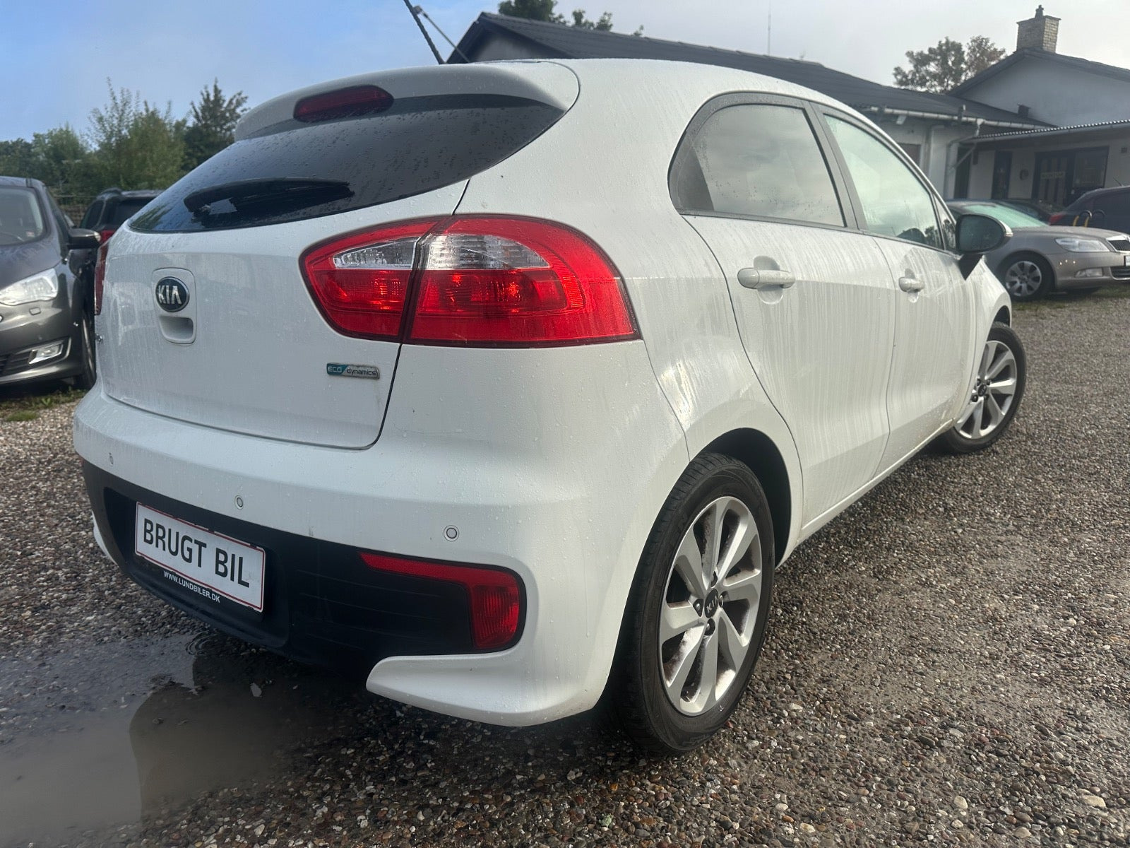 Hvid Kia Rio fra 2016