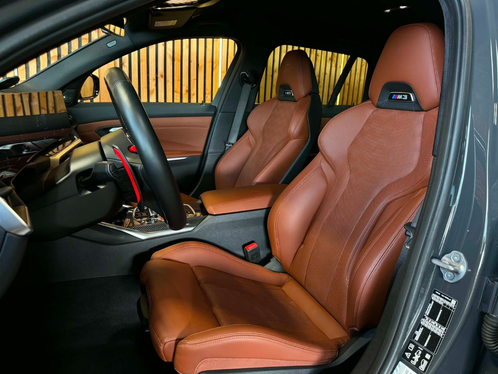 Grå BMW M3 fra 2023