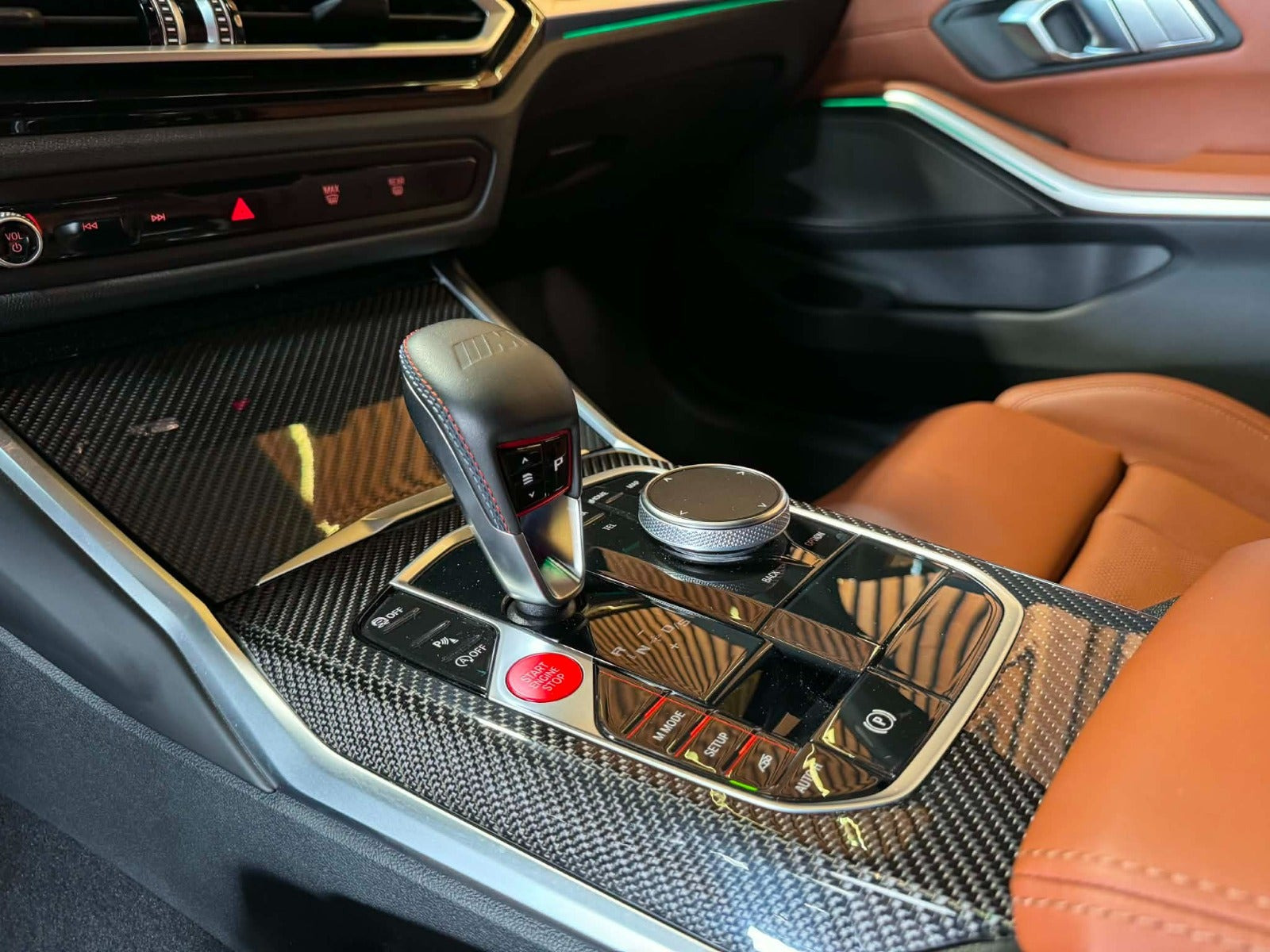 Grå BMW M3 fra 2023