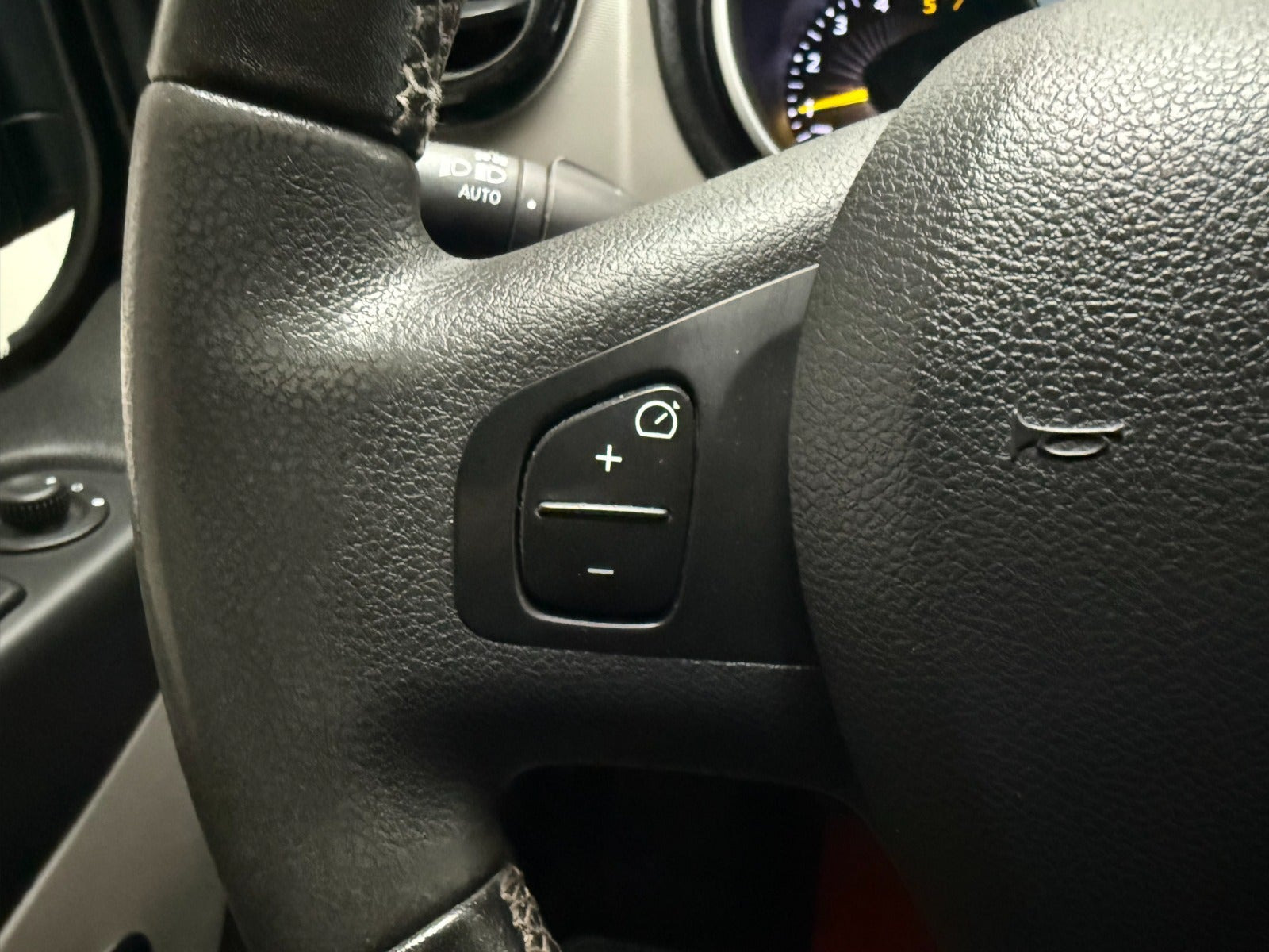 Sort Renault Trafic T29 fra 2016