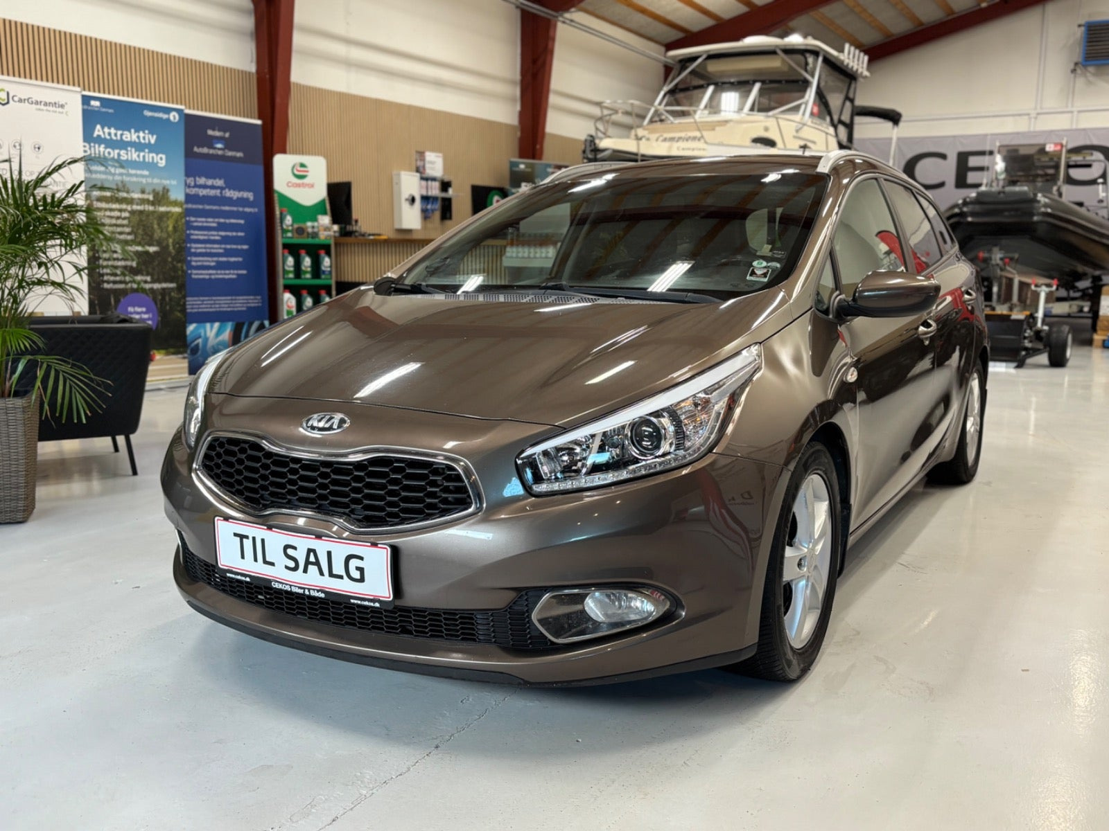 Brun Kia Ceed fra 2014