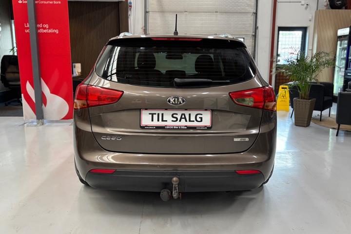Brun Kia Ceed fra 2014