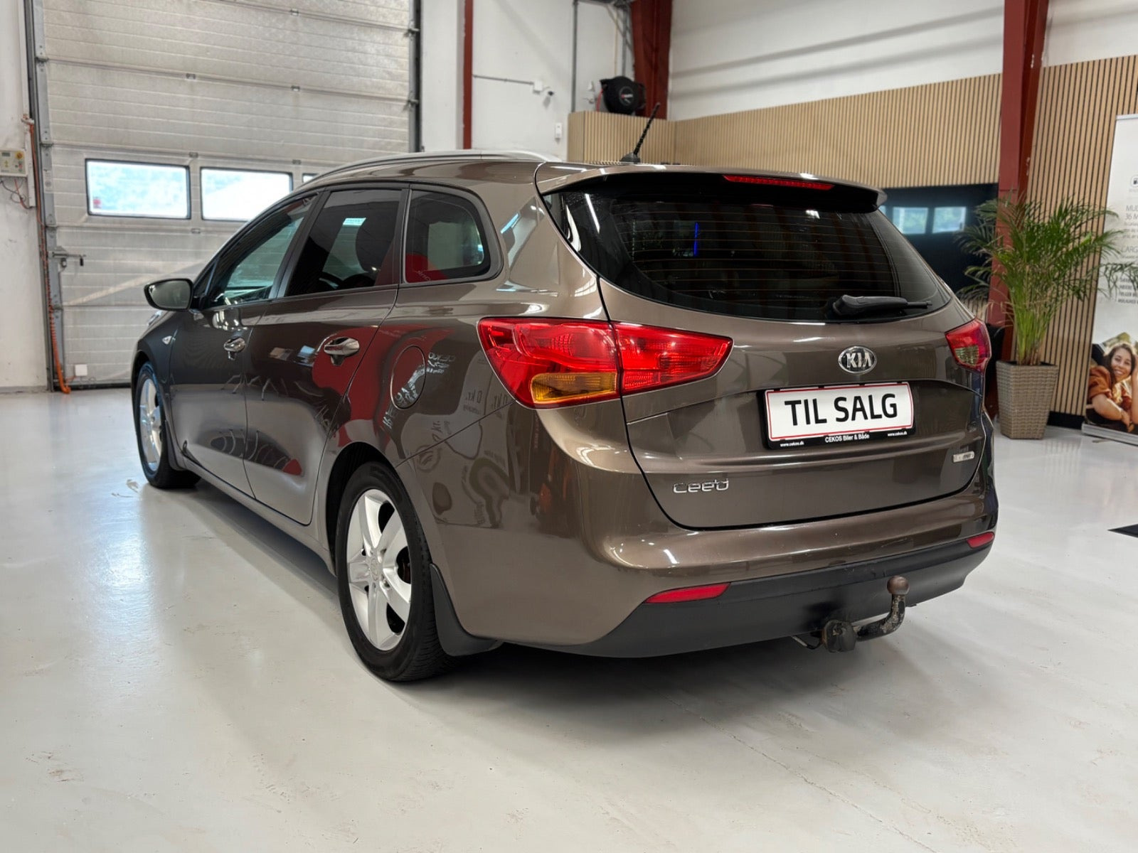 Brun Kia Ceed fra 2014