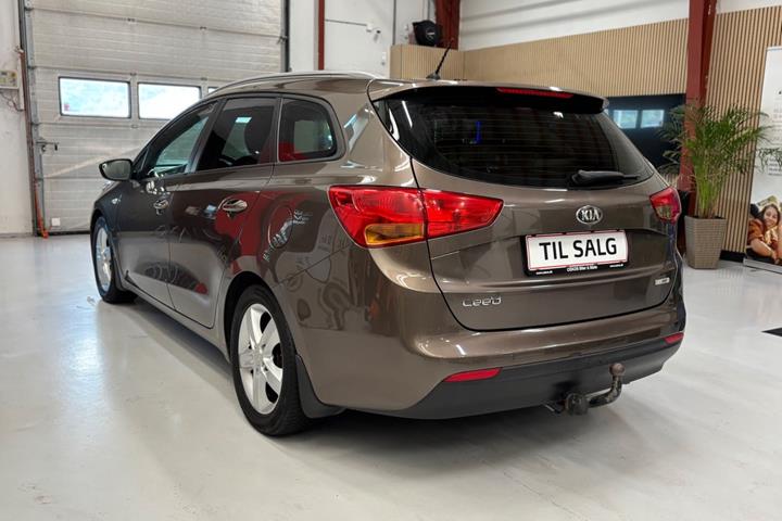Brun Kia Ceed fra 2014