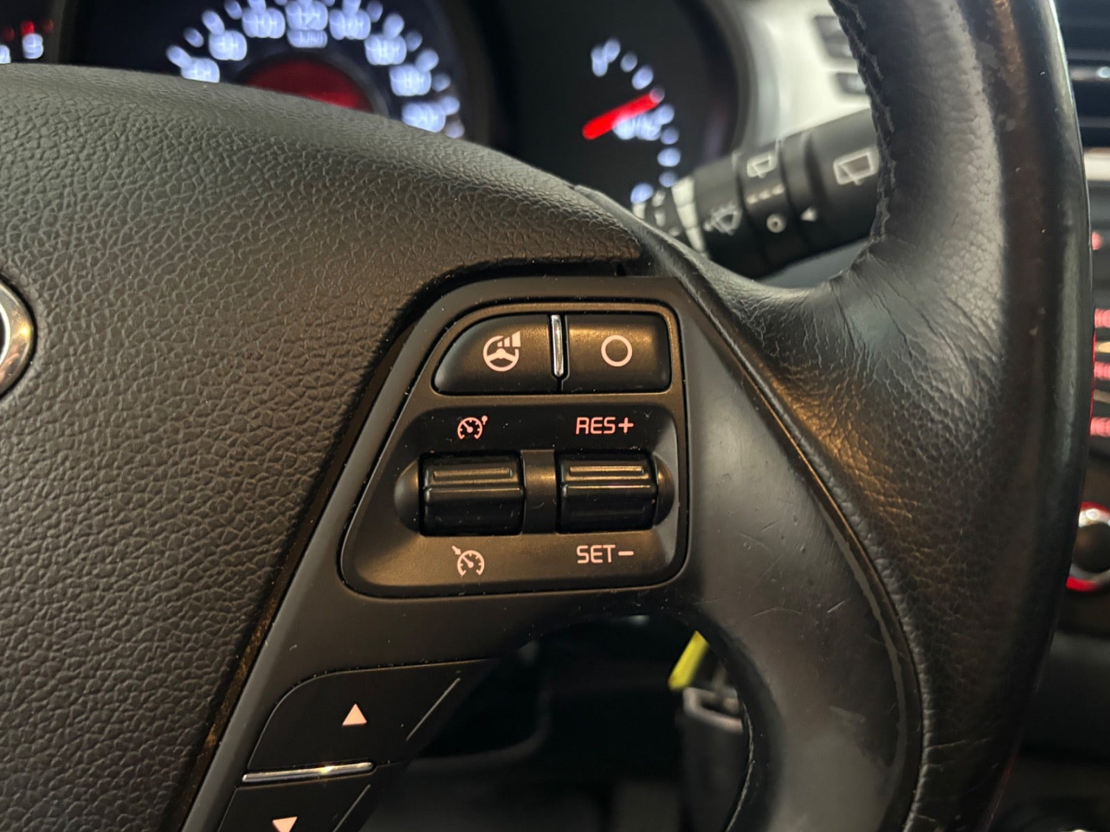 Brun Kia Ceed fra 2014